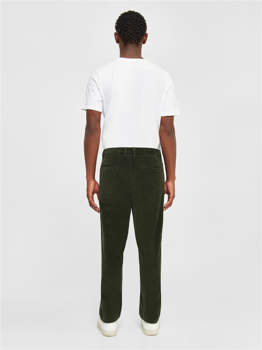 Chuck Regular 8-Wales Corduroy Chino Pants