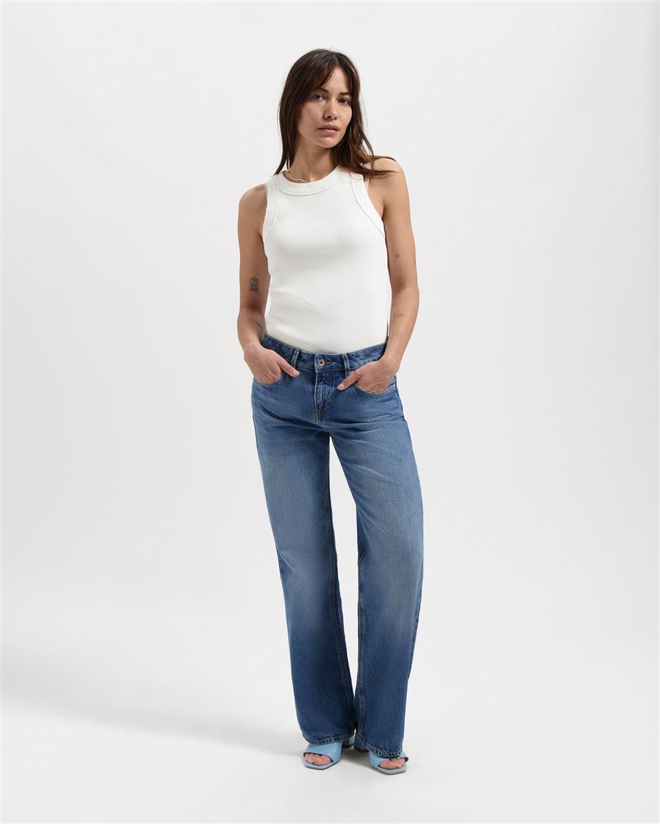 Lena Low Loose