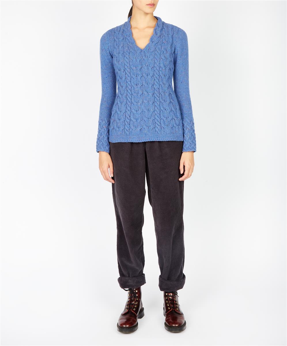 Horseshoe Cable V Neck