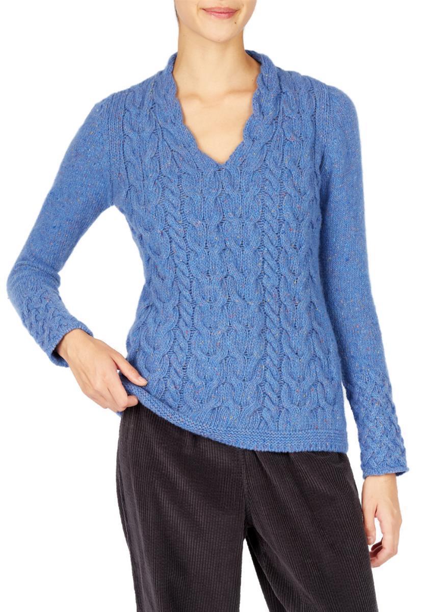 Horseshoe Cable V Neck