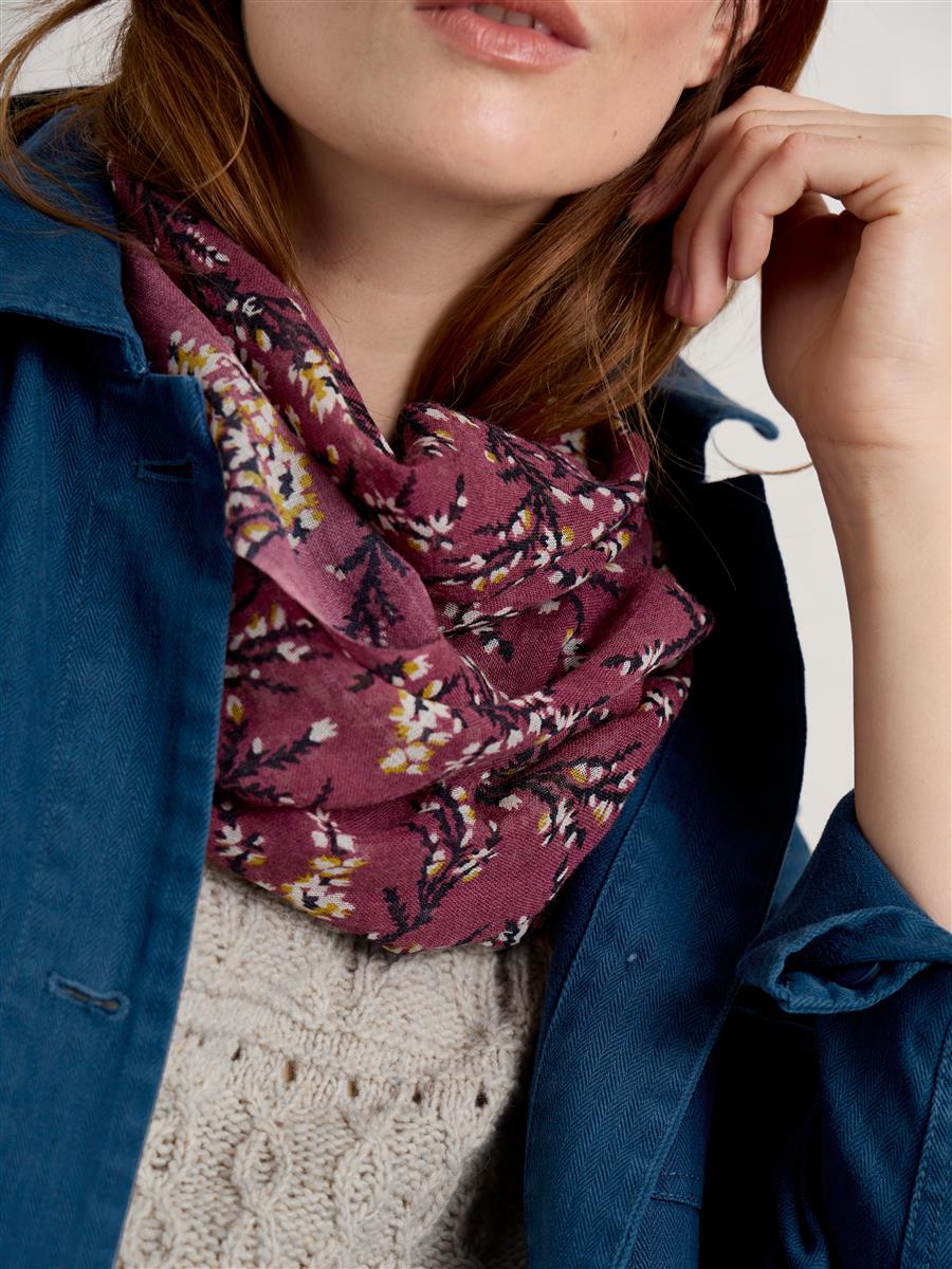 Pretty Circle Scarf