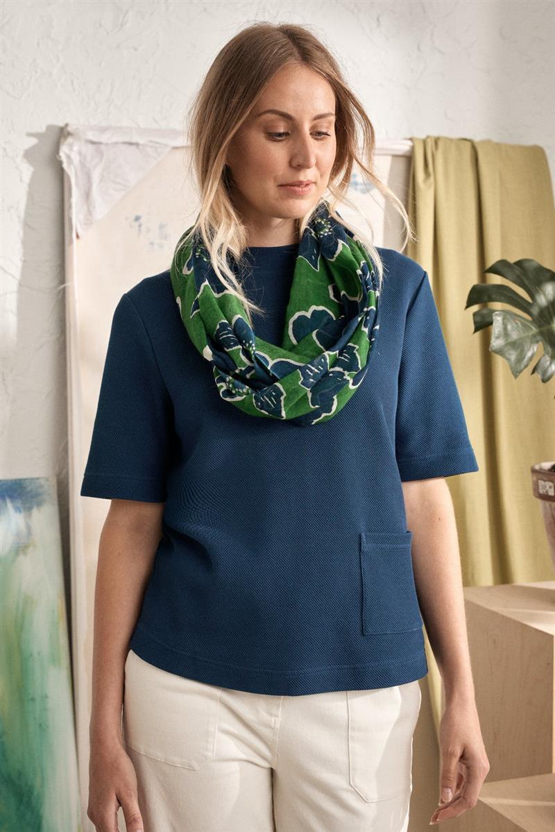 Pretty Circle Scarf