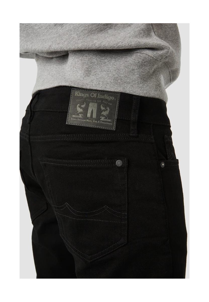 Kings of Indigo Ryan stay black rinse aus Bio-Baumwolle bei Marlowe