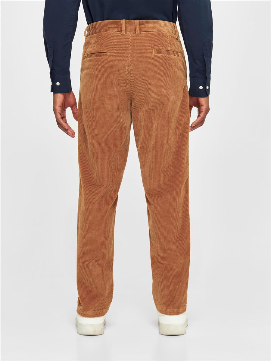 Chuck Regular 8-Wales Corduroy Chino Pants