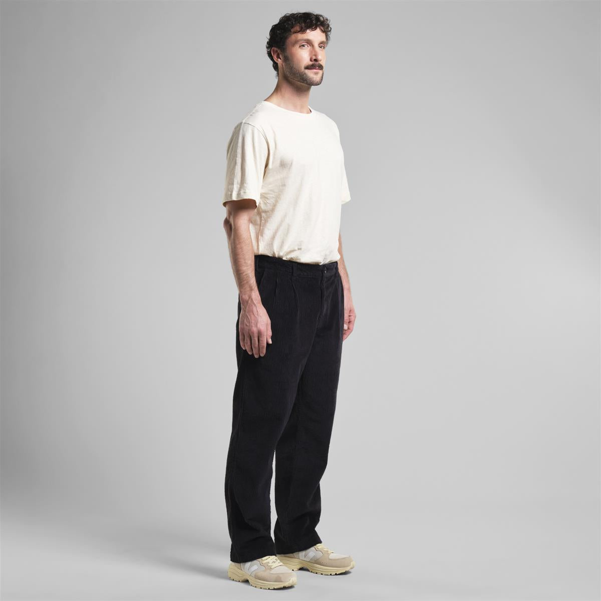 Pants Vallen Corduroy Black