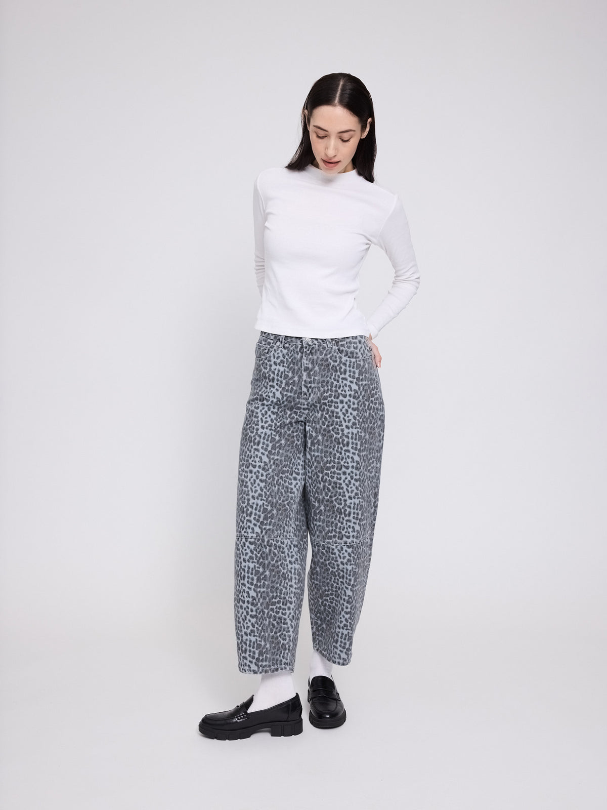 Printed Barrel Leg Denim Pants