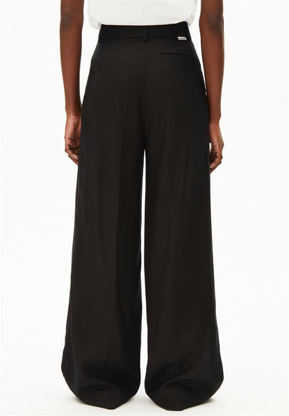 Kaayua Pant