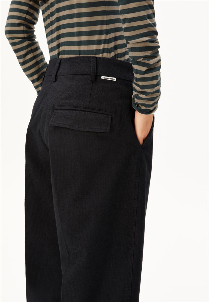 Herringbone Barrel Leg Pant