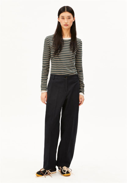 Herringbone Barrel Leg Pant