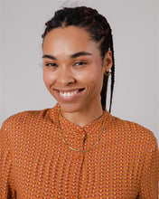Laden Sie das Bild in den Galerie-Viewer, Eyes Mao Regular Blouse
