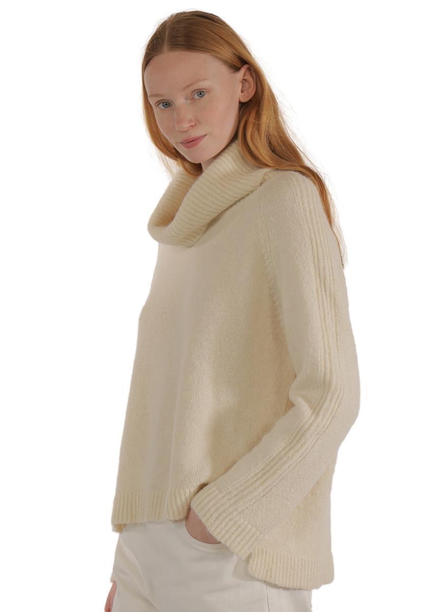 Bleuenn - Turtle Neck Sweater