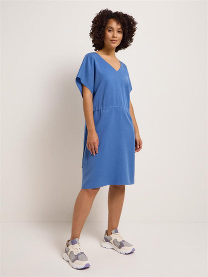 Kleid mit V-Ausschnitt