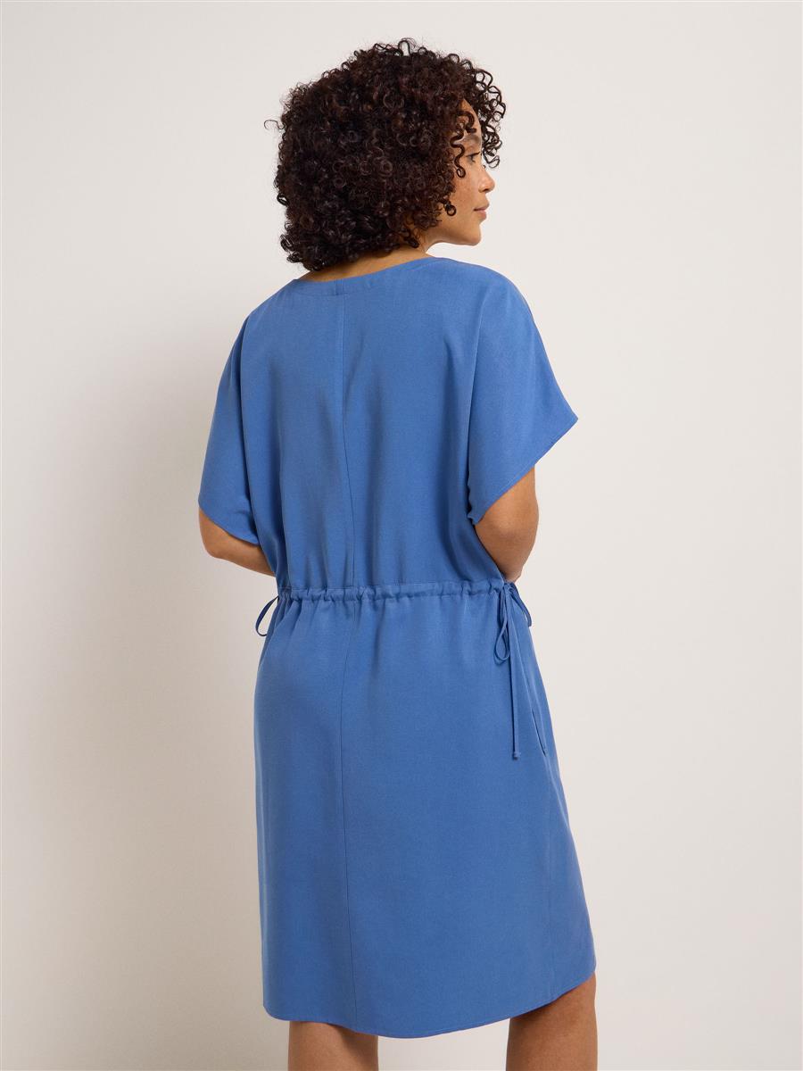 Kleid mit V-Ausschnitt