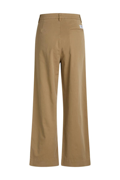 Lydia Pant