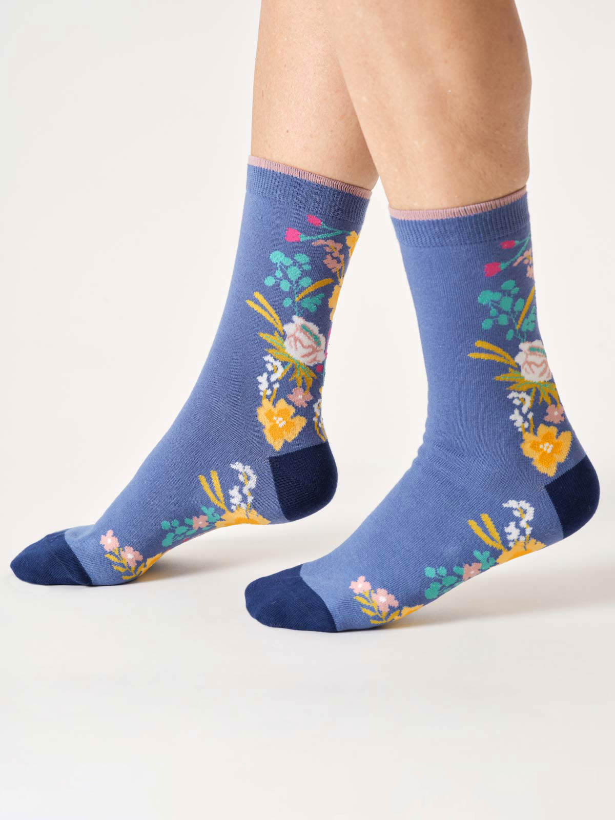 Womens Climbing Floral Organic Cotton Crew Socks