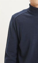 Laden Sie das Bild in den Galerie-Viewer, VALLEY roll neck knit
