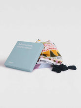 Laden Sie das Bild in den Galerie-Viewer, Hansel Scarf In A Box
